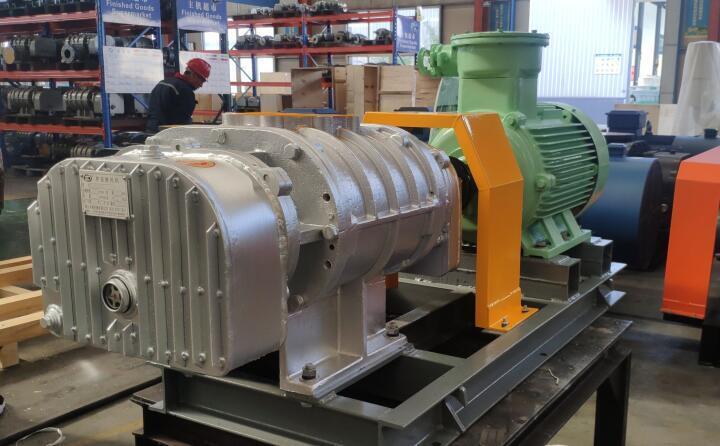 羅茨鼓風機.jpg 羅茨鼓風機